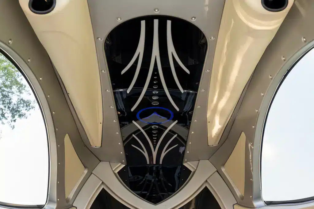 autofunebre-maserati-blu-dettaglio Trasporto salme dettagli interni auto