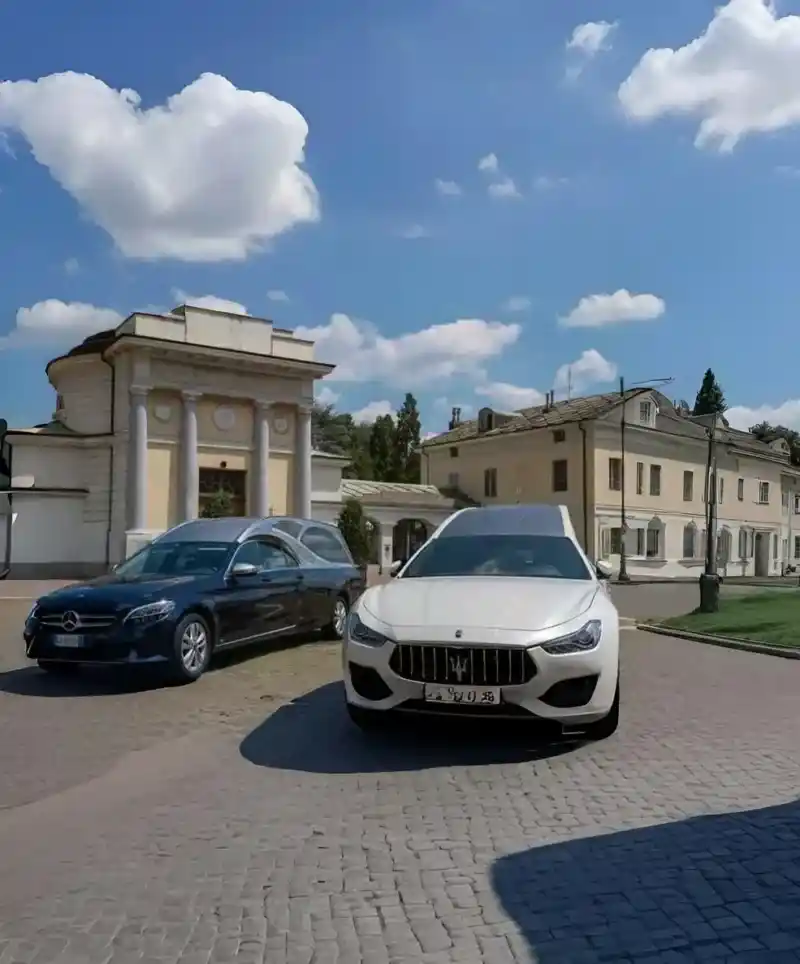 onoranze-funebri-torino-800×964 copia Onoranze funebri Torino con carri funebri ingreesso cimitero